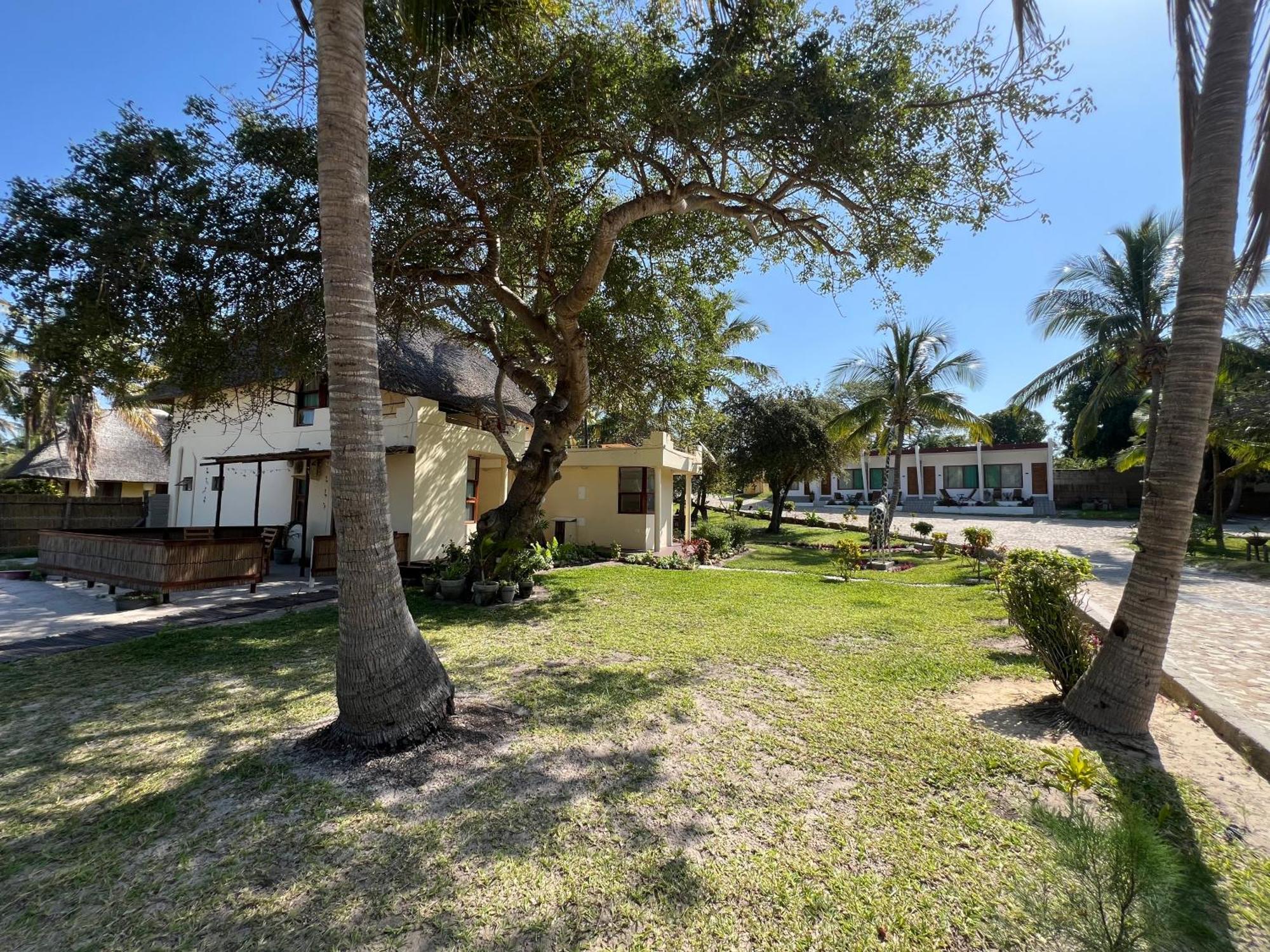 New Giraffe House Bed & Breakfast Vilanculos Ngoại thất bức ảnh