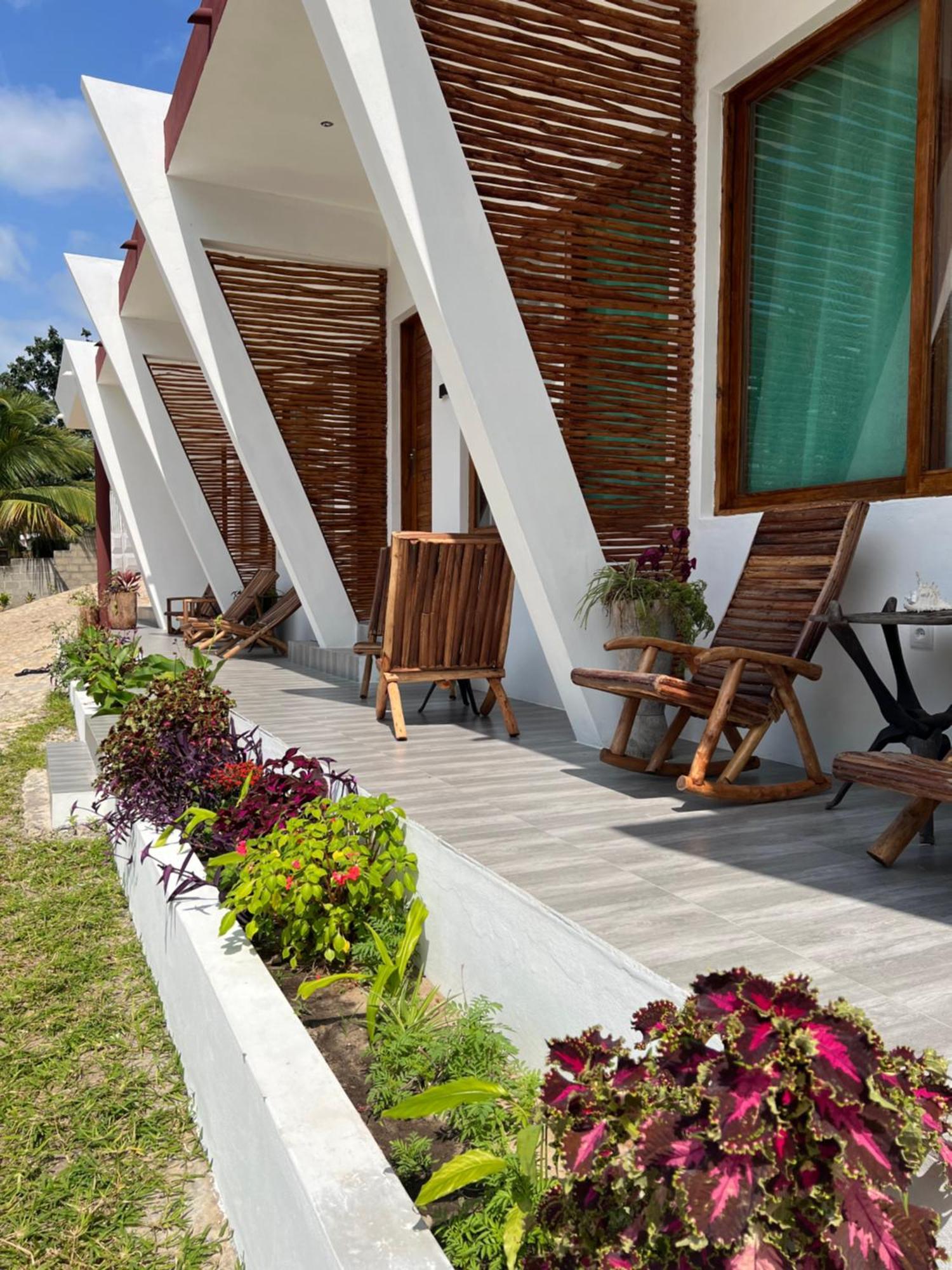 New Giraffe House Bed & Breakfast Vilanculos Ngoại thất bức ảnh